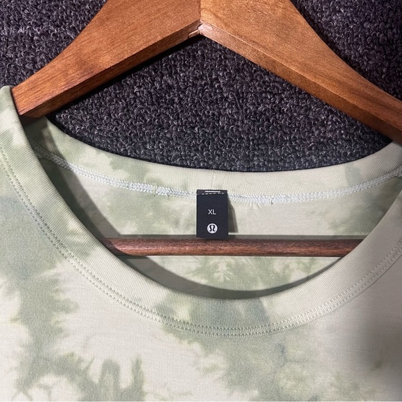 Lululemon Athletica Green Tie Dye Short Sleeve Tee, XL - Picture 2 of 5